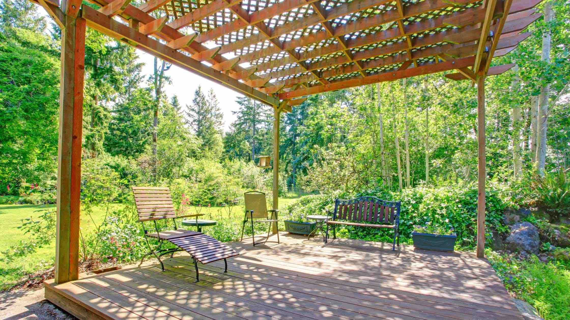 Quel mobilier choisir pour ma pergola ?